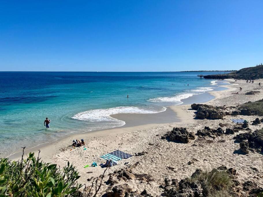 Dolce Vista - North Beach Coastal Haven Villa Perth Exterior photo